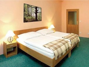 LÁZEŇSKÝ HOTEL HUBERT foto
